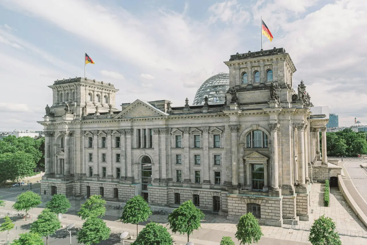 Sonntagsfrage: CDU/CSU dominiert mit breiter Zustimmung - Milieu-Analyse zeigt unterschiedliche Partei-Konkurrenz